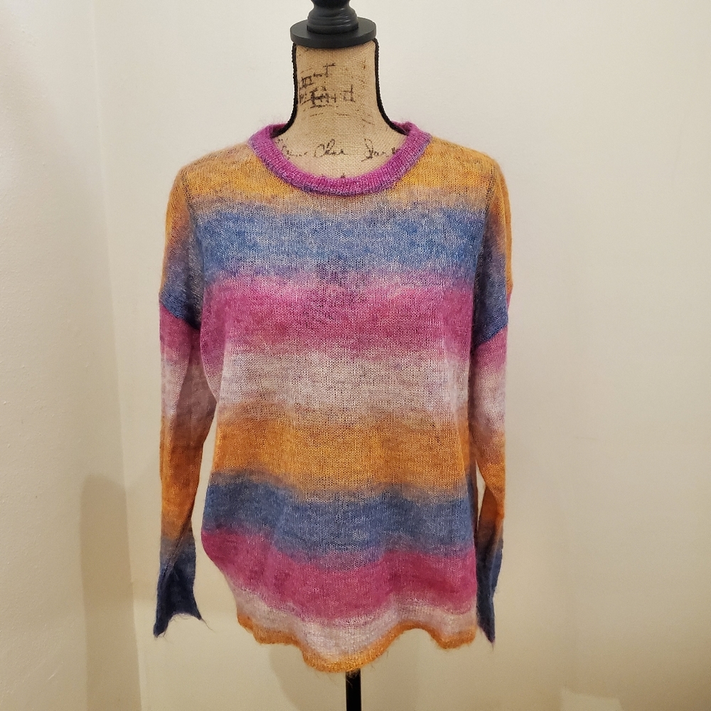 Fate Multi-colored Lightweight Sweater